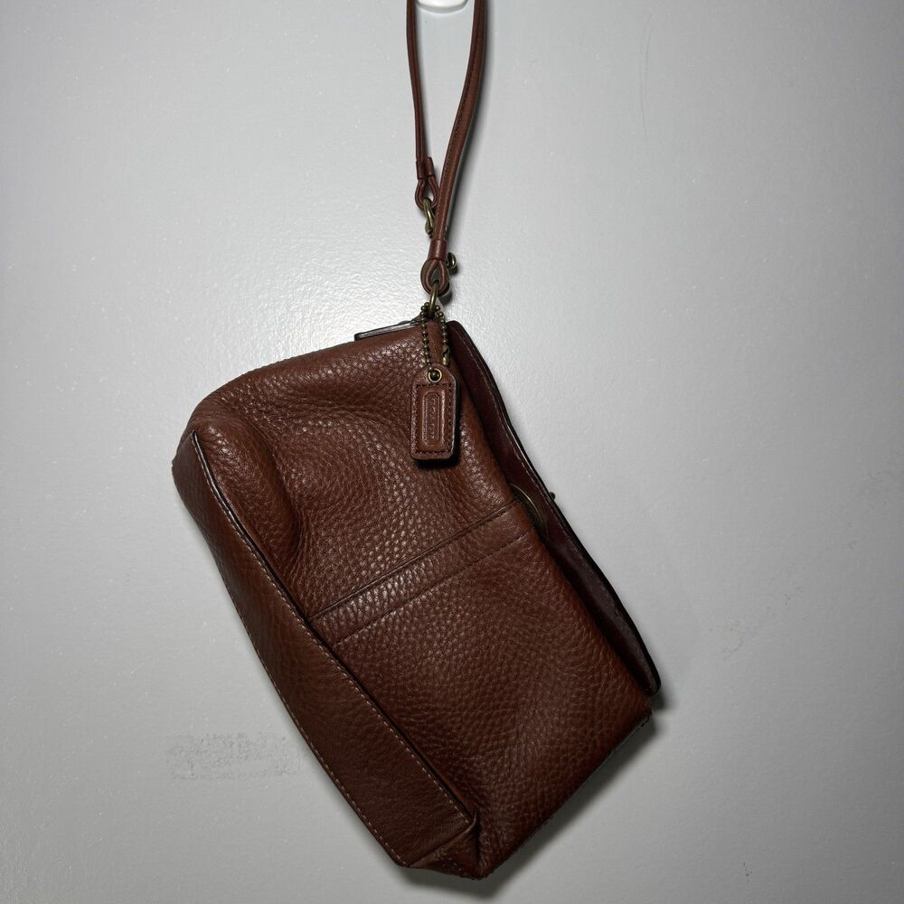 NWT Coach Brown Pebbled Leather Wristlet Zip Up Brass Hardware